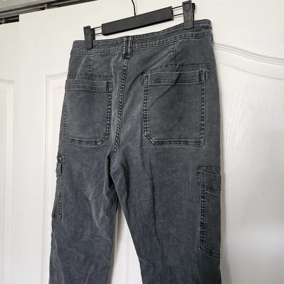 Pilcro Gray Cargo Bootcut Pants - Picture 5 of 6